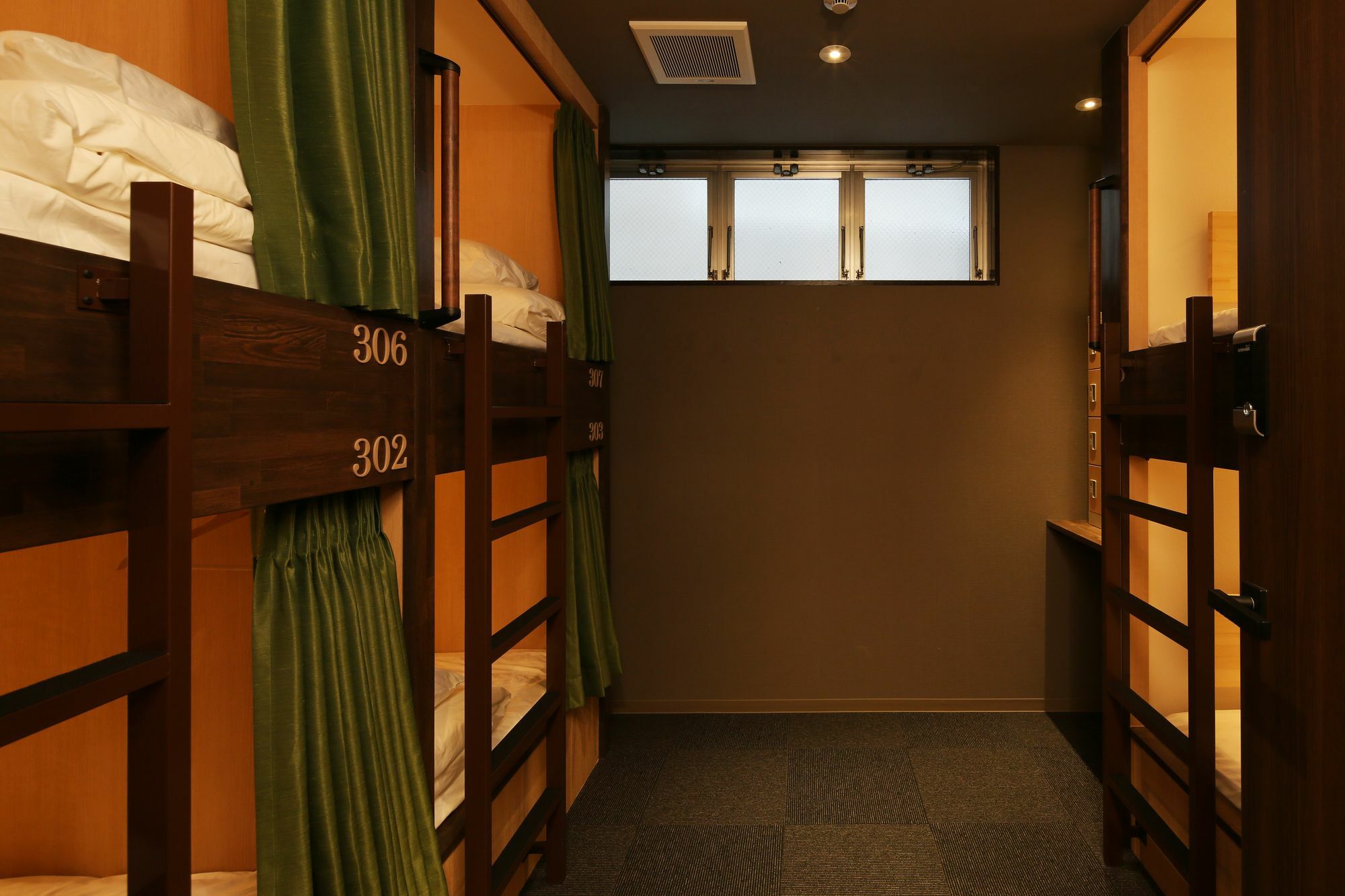 Iloha Hostel Namba Shinsaibashi Osaka Esterno foto